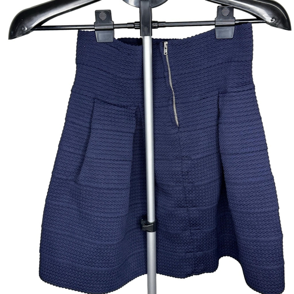 FREE WITH PURCHASE! 
H&M Women's Skirt, Size S, Navy - Picture 3 of 5